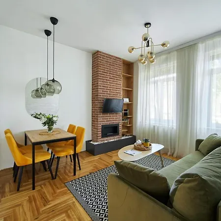 Modern Living Apt 2 - PRIVATE PARKING Novi Sad Exterior foto