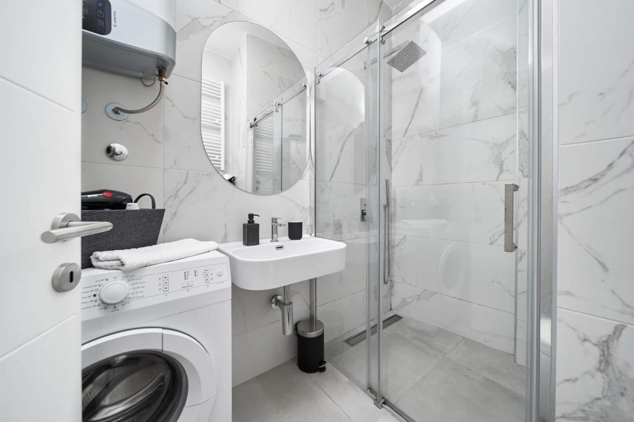 Apartment Modern Living 2 - Private Parking Novi Sad